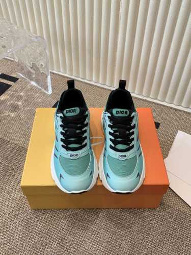 Dior迪奥 b32全新shoes 来袭 真的太好看啦！做工精细网面空压 透气美美哒。独家开模。原版。无可挑剔 原版开模大底tpu组合。 码数：35-45