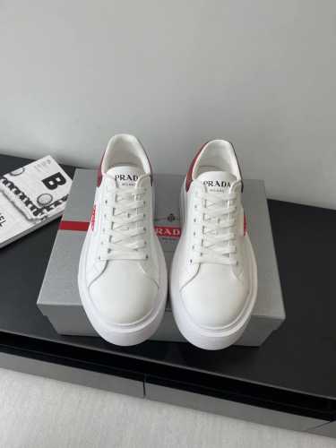 prada 普拉达 25Ss新款 休闲 厚底小白鞋 情侣款 p家时尚小白鞋 重版推出 高品质出货 优雅大方 上脚舒适 超级经典 上脚超轻超级舒适 面料丝稠牛皮