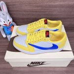 顶级版本Travis Scott X Jordan Air Jordan 1 Low圆头舒适减震耐磨低帮复古篮球鞋女款黄色。 码数：36-46 含半码 编码: