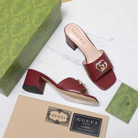 最高版本 gucci2025早春系列Gg经典钻扣 原版一比一 踮脚工艺同原版一样 中跟拖鞋 凉鞋 配双G钻扣作为品牌的标志性象征制作而成打造令人惊艳的作品焕新演 - 点击图像关闭