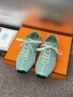 工厂价 爱马仕 Hermes 2025春夏新款 Kichu 系带拼色平底芭蕾舞女单鞋 H家方头时尚果冻色百搭休闲豆豆鞋材质：进口小牛皮拼接环保透气网面+水染羊皮