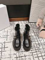 顶级品质 Dior ss24 new arrival～ 迪奥2024秋冬新款马丁靴短靴 D家马靴基础款，今年微调了一些小细节， 整体视觉简约利落 精致又帅气～质
