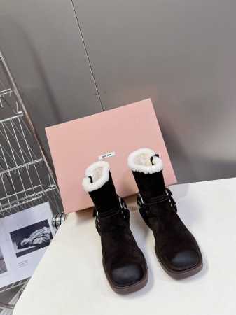 顶级版本Miumiu秋冬限量走秀款筒靴！ 今年最值得入手的靴子 没有之一！易梦玲同款超多网红明星上脚 miumiu今年秋冬确实泰酷辣 秋冬限定款 专柜非常难买 - 点击图像关闭