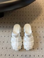 prad* 25Ss厚底罗马编织半拖 超火爆prad*普拉达 最新春夏锯齿罗马编织超轻厚底 凉鞋 复古时髦前卫的轮齿 让整双鞋轻便舒适 满足不同风格时髦人士的多