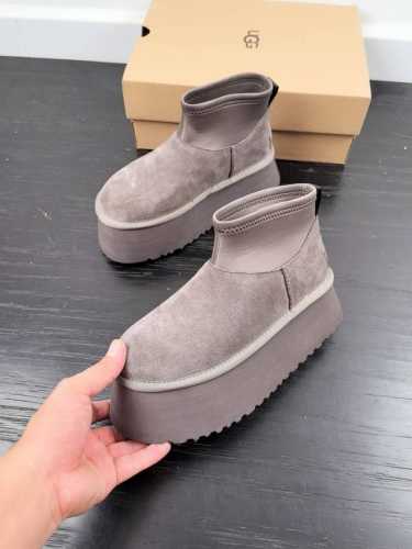 UGG皮毛一体厚底 官网同步 经典厚底特别款 鞋底轻便防滑缓冲减震 厚底约为5厘米 Size：35-40 40定做