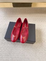 网 ，皮 PRAD*SS25经典款芭蕾舞鞋 原版套楦 顶级品质材质鞋面：进口牛漆皮 进口牛皮垫脚：进口羊皮里大底：原版开模定制大底码数：35-39 34、40、