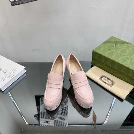 高版本gucci 春季新款防水台高跟乐福高跟走秀款，原版开发。为保证舒适度精心打磨鞋楦3个月之久。今年超流行防水台系列，Gucci也开始了这个系列的更新了～ 材 - 点击图像关闭