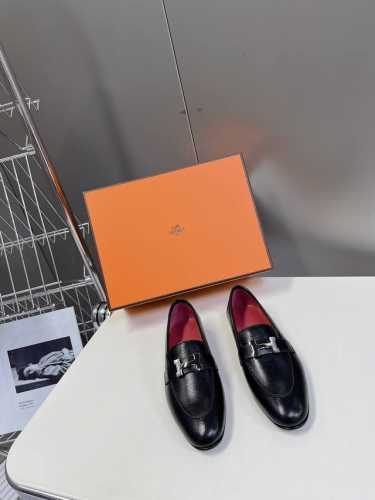 Hermes 爱马仕经典热卖代购级乐福鞋 穆勒单鞋 海外代购买手货源，纯原定制 韩国客过毒验收 1一级定制胎牛皮面料，马克缝线 纯手工滚边 2混种羊皮内里 垫脚