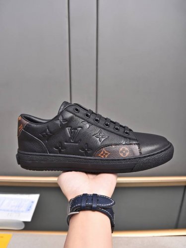 主推款P 春款上新Louis Vuitton 路登易威 Lv鞋面 Lv 进口头层牛皮压花内里进口羊皮内里 防滑耐磨大底。每一位男士的身份衬托，上脚大气稳重不管风