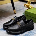 工厂价 古奇 Gucci 2023男士最新款休闲皮鞋！专柜同步上市！原版一比一复刻。全进口头层小牛皮。内里采用头层顶级牛皮，原版原厂特供橡胶大底。引领时尚新概念