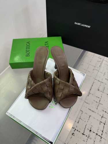 Bottega Venetabv Blink系列纽结编织饰带高跟凉拖鞋 Ins 小红书巨多网红明星上身 真的太美了高级穿着又仙女 简约时髦又有设计感而且非常非常