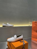 爱马仕 HerméS 乐福五金扣件单鞋 高品 原版工艺 白色小羊皮 黑里 款式经典 简约 此款主要对比的就是工艺 品质 爱马仕 HerméS 夏天开始不一样的夏