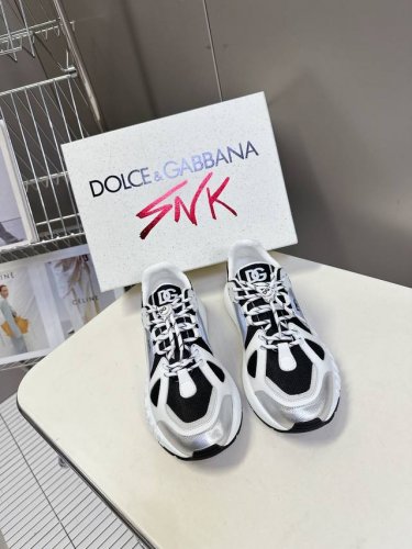 Dolce&Gabbana杜嘉班纳最新厚底情侣款 休闲运动鞋 原版购入 开发 做货 Dg系列以品牌 Dna 摩登视角灵感源泉 新一代年轻人为设计出发点 全新 S