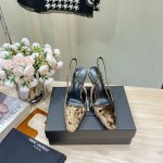 独家新款 SAIN* LAURENT 圣罗兰YSL 铁头绑带马蹄跟高跟凉鞋经典logo字母设计，上脚超美，原版1:1开模，官网同步 面料：进口丝绒 内里：进口羊