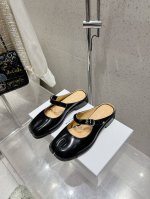 Maisom Margiela mm6马吉拉经典分趾半拖 这双热度超高的单品 必须人手一双入手了 不能错过的单品 炸裂了 独家原版购入开发 不能错过的一款 鞋面