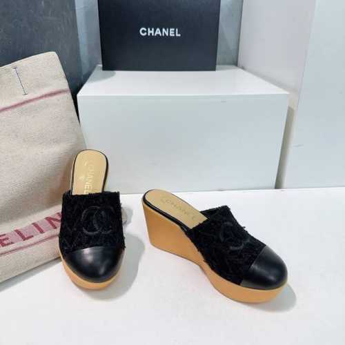 高品质出厂 ！顶级品质CHANEL香奈儿25春夏新品双c字母刺绣菱格鞋面坡跟厚底水台拖鞋！香奶奶家一贯的优雅名媛气质高级感十足！上脚非常nice～不管光脚穿或搭