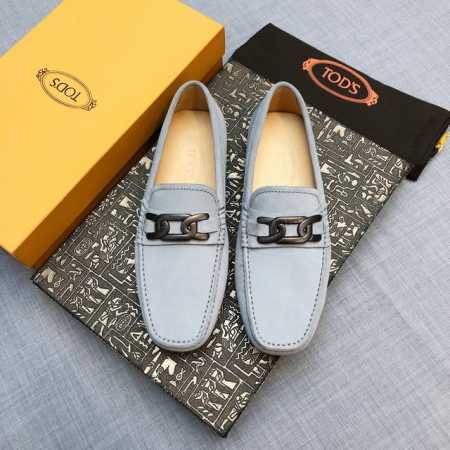 Tods 男士豆豆鞋 专柜同步新款 高端品质 磨砂皮杏色牛里.原版包装。浅灰色，尺码38-45。 - 点击图像关闭
