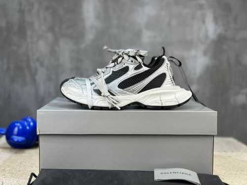 現貨 独家版本 九代 最新爆款3Xl Sneaker系列 情侣款 休闲 老爹鞋 运动鞋 原版购入开发 做货 3Xl Sneaker 整体鞋型汲取了 Tra和 R
