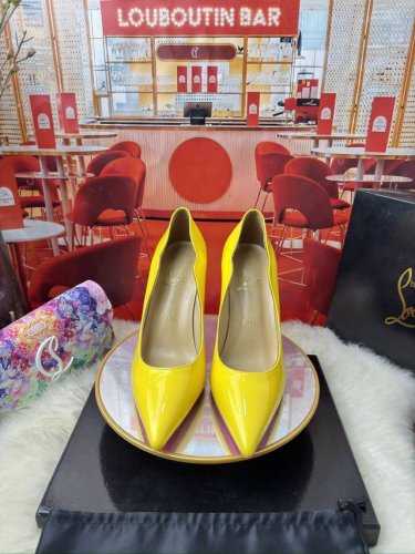 漆皮波浪单鞋 Price： Size：34-44 34.40.41.42.43.44半码定做不退换 Colour：many colour Heel：10 cm，