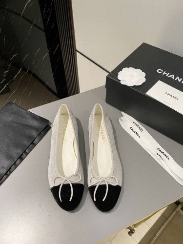 Chanel经典芭蕾舞鞋 皮底 ： Size：34 35 35.5 36 36.5 37 37.5 38 38.5 39 39.5 40 40.5 41 41.