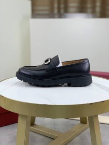 工厂p价p 顶级品质 Salvatore Ferragamo 菲拉格慕商务皮鞋，1:1顶级代购品质，鞋面进口精选原版开边珠小牛皮，内里垫脚均用进口原版水染牛皮，