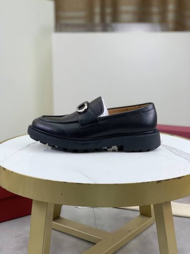 工厂p价p 顶级品质 Salvatore Ferragamo 菲拉格慕商务皮鞋，1:1顶级代购品质，鞋面进口精选原版开边珠小牛皮，内里垫脚均用进口原版水染牛皮，