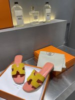 爱马仕 HerméS 经典 工 字拖 高品 原版工艺 黄配橙色 款式经典 简约 此款主要对比的就是工艺 品质 爱马仕 HerméS 夏天开始不一样的夏天生活 爱