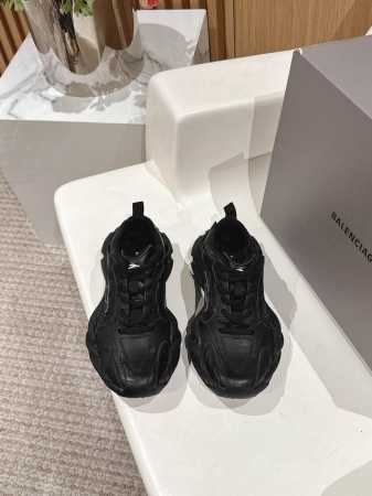 情侣款 女 男400 Balenciaga巴黎世家登山鞋老爹鞋 情侣款 休闲这双鞋特点可以用三个关键词概括：复古，阔型，老爹鞋 配送专柜精美包装 面料：原版定制 - 点击图像关闭