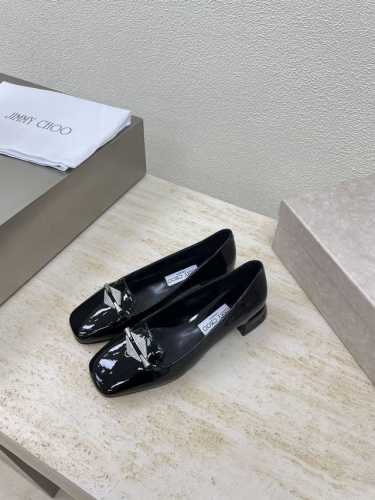 平底 钻扣 JCJimmyChoo 黑色Collins Store Jimmy Choo 平底设计 面料选用小牛漆皮 细腻小羊皮 小羊皮内里 意大利真皮大底 配