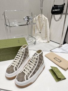 橙子出厂价p gucci 古驰 经典刺绣Gg高帮老花厚底帆布鞋 休闲鞋板鞋 情侣款 重工刺绣追求极致 增高上脚舒适 底轻 面料 特定双G刺绣印花条纹提花织法帆布