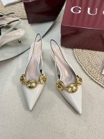 Gucci 24Ss新款 G家尖头新款圆扣型系列 经典再现 简约设计高雅品质 鞋面以羊漆皮3个五金圆扣材料匠心打造 鞋面缀饰亮眼的新款小猪鼻扣中间Logo 后带
