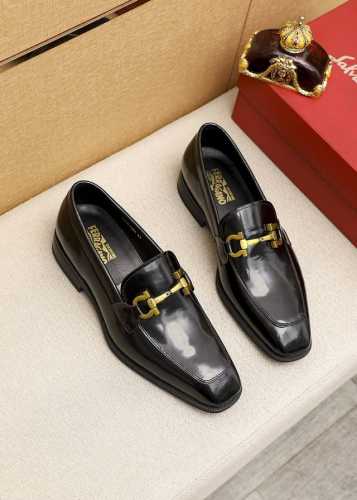 商品商标：Ferragamo 菲拉格慕 休闲皮鞋正码码数: 39-44 38.45订制 商品材料：精选 进口头层开边珠牛皮鞋面+原版五金扣，进口水染牛皮内里。强