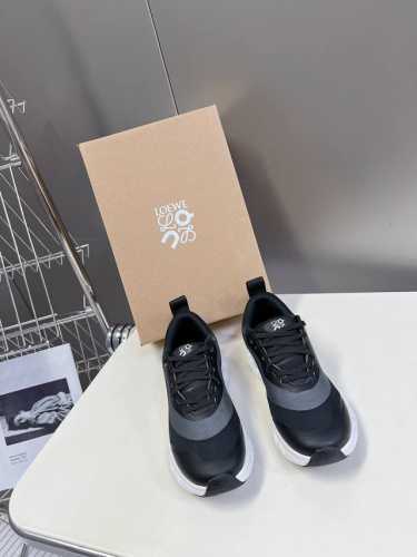 400 Loewe罗意威 X On Cioudtilt2.0跑鞋情侣款 罗意威 Xon 昂跑全新合作系列 时尚，品牌与瑞士高性能运动品牌On携手打造的此系列作品