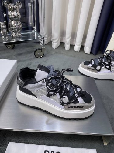 商品商标: Dolce&Gabbana 杜嘉&班纳 正码码数: 35-44 45 46定做 商品材料: 鞋面意大利牛皮拼接布料鞋面 羊皮垫网布内里 鞋底 原厂特