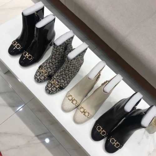 上图需知只换码不换不换色 只做真皮大底 香港专柜买版1:1制作，salvatore ferragamo 菲拉格慕 经典女王品牌。秋冬最新款，经典马衔扣设计，原版
