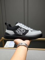 p Boss 2025最新休闲鞋本款是官方主打款1:1质量，原厂名师制作，采用进口网布拼接牛皮舒适网布内里！Pu超轻耐磨防滑大底！完美楦型，大方时尚的设计，多色