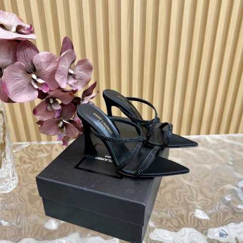 独家新款上架 YSL 圣罗兰 SS2024夏季鱼嘴 高跟新品 走秀款高跟凉鞋 2024全新春夏系列后带方扣高跟凉鞋 ！ 尖头高跟拖鞋淡淡的夏日里怎么少得了一双仙