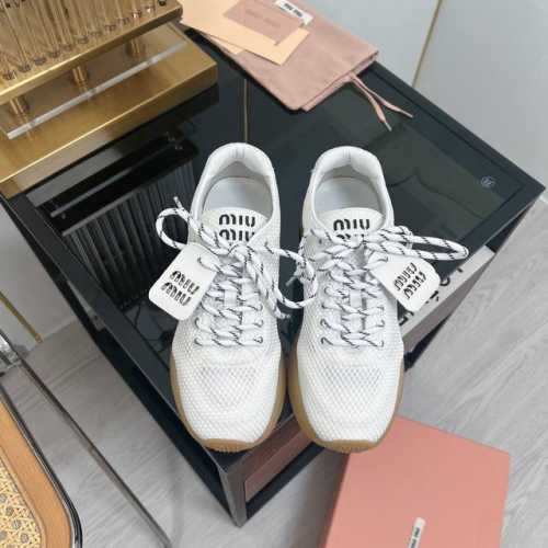 MiuMiu缪缪 2024 miu家2024春夏新品 专柜最新爆款网面球鞋休闲鞋系列 时尚 简约高级 随意搭配 上脚非常轻便舒适 今年主推款 时尚 简约高级 随