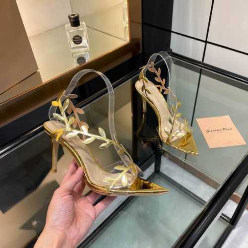 gianvito rossi 2025新款凉鞋顶级版本代购品质这双尖头高跟漆皮树叶装饰女鞋，简直是我的心头爱！尖头的造型精致又时尚，尽显女性魅力。漆皮的材质光亮