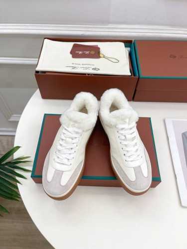 Loro Piana 乐悠翩雅 代购级别情侣款2024秋冬新品Tennis WaIk德训鞋羊毛休闲鞋 LP是意大利顶级奢侈品牌 低调奢华 设计都是一贯纯色系 简