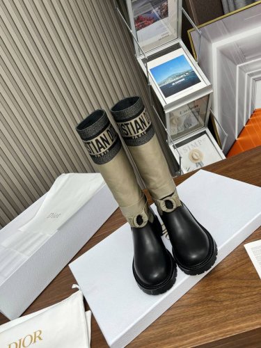 p直销 女鞋 女装 女鞋 女装 Ss最高版本 Dior 迪奥秋冬靴复古工装靴 一脚蹬 鞋面进口小牛皮拼接最新进口科技电绣面萱型百搭瘦脚Yyds.造型立体饱满 帅