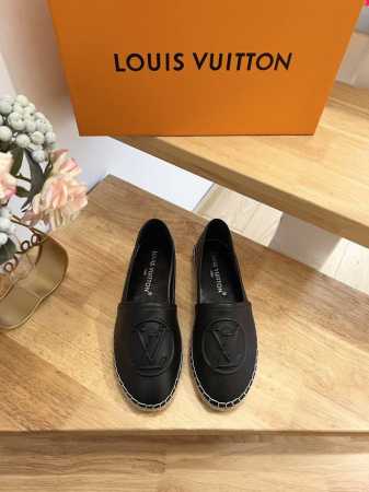 350 Lvui Vuitton 路易威登 顶级代购货，渔夫鞋 ！Hk海港城原版购入，原版一比一开发，绝对放心卖！Starboard 平面便鞋取材柔软小牛皮，其 - 点击图像关闭