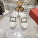 出厂单鞋 拖鞋少40Rogervivier罗杰维维亚 RV 新款Viv Golf钻扣厚底小白鞋 面包鞋 梦中情鞋RV钻扣小白鞋！轻运动风潮来袭简便运动鞋以鞋底花