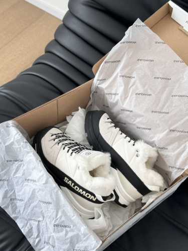 满邦毛里 MM6 X Salomon 2024联名款休闲鞋 各自品牌基因完美的糅合 不要太帅 原版开发 顶级品质 原版大底 Size:35-40