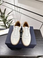 代购级 迪奥Dior 情侣款C Est 25Ss 新款休闲鞋运动鞋板鞋小白鞋 彰显醒目而时尚的风范 精心制作 鞋面设计风格搭配超级时尚 细节也增添一丝优雅气质
