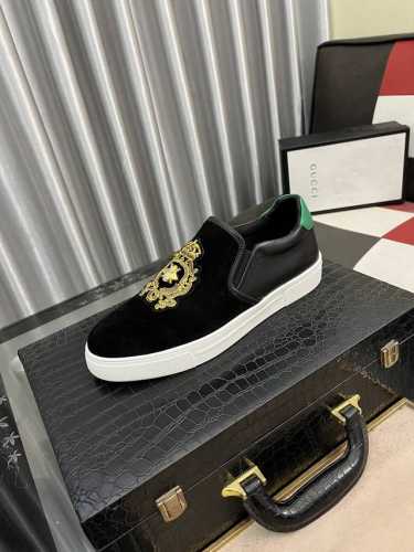 出厂价pp： 古奇Gucci 最新爆款休闲鞋，顶端品牌奢侈～代购，顶级～质量。专柜同卖产品面料原版采用3D刺绣技术 舒适的羊皮内里 ，38-443款可选