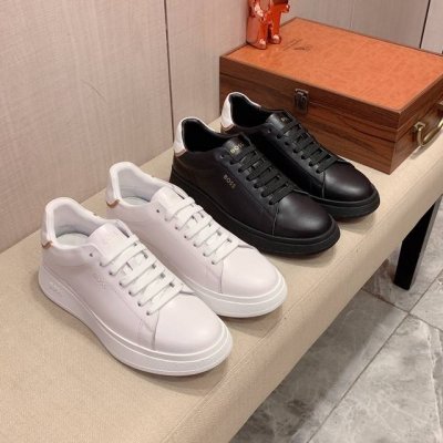 新款: 厂价 Boss* 最新爆款休闲鞋，顶端品牌 奢侈～代购，顶级～质量。 鞋面選用进口透气牛皮搭配材质透气羊皮垫脚 精细做工。原版个性时尚柔软橡膠耐磨防滑大
