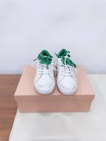 Miumi* 缪缪 25Ss 春夏新款 饼干鞋 阿甘鞋休闲运动鞋，Miumiu最新爆款 前卫大胆的设计，Miu Miu风格融于此款厚底帆布运动鞋的简约线条，别致