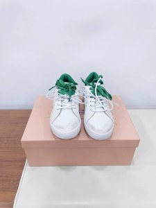 Miumi* 缪缪 25Ss 春夏新款 饼干鞋 阿甘鞋休闲运动鞋，Miumiu最新爆款 前卫大胆的设计，Miu Miu风格融于此款厚底帆布运动鞋的简约线条，别致