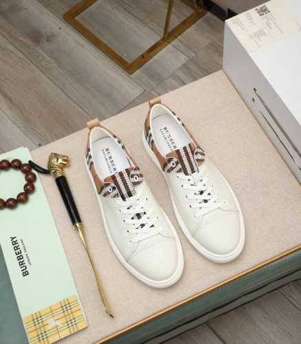 出厂价 Burberry 2024巴宝莉 代购款男士新款官网同步，鞋面采用进口牛皮，真皮内里， 完全1比1复刻，防滑耐磨橡胶大底原厂跟单货，高品质看细节，欢迎对